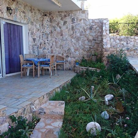 Vila Το Πετρινο Agia Marina Mikrolimanou Exteriér fotografie