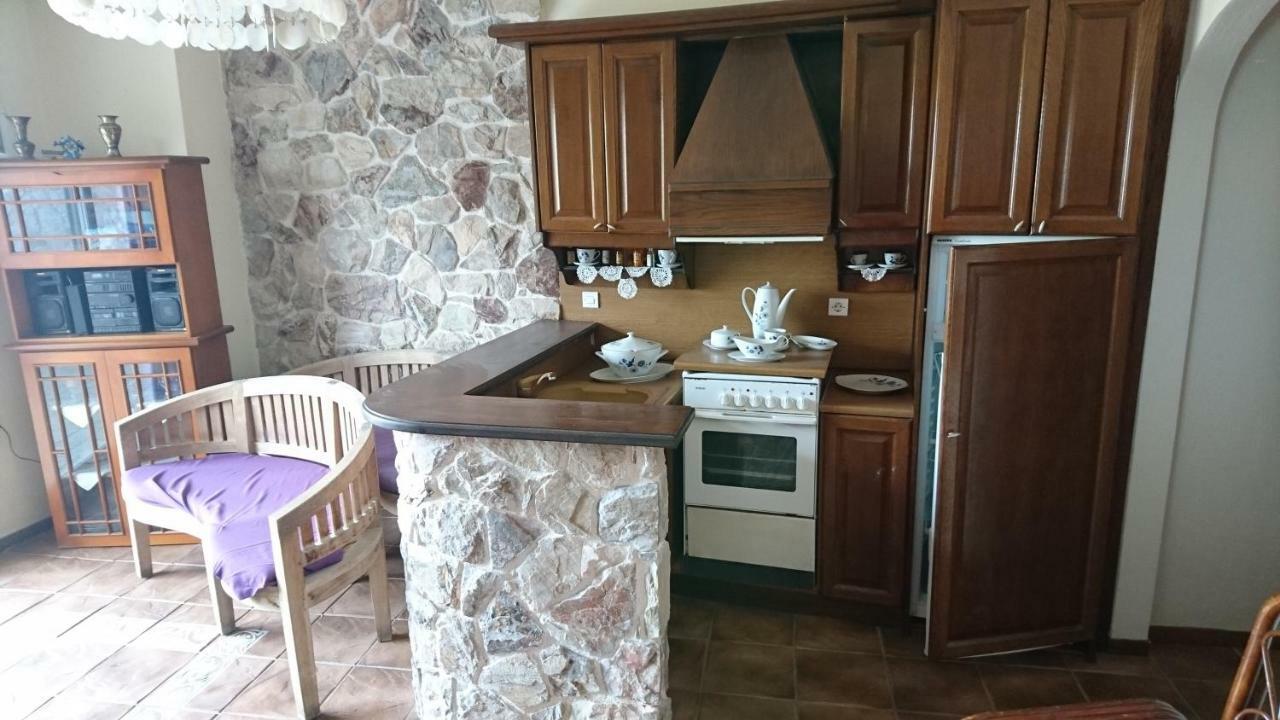 Vila Το Πετρινο Agia Marina Mikrolimanou Exteriér fotografie
