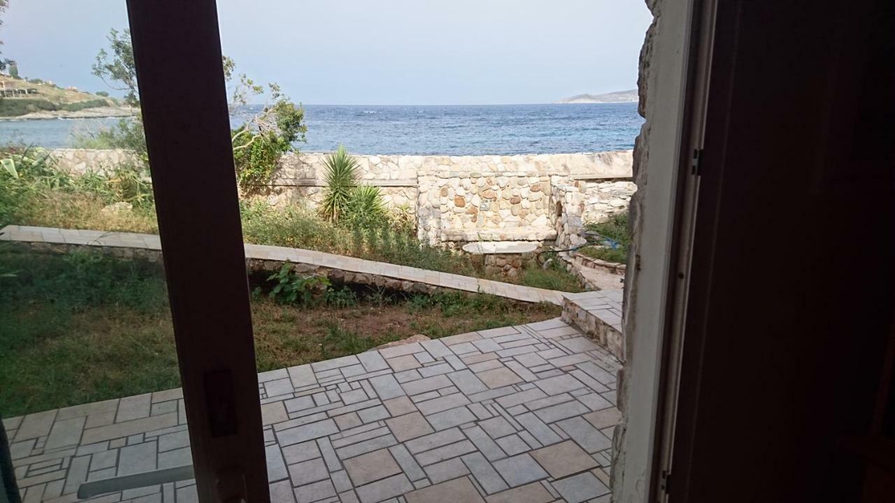 Vila Το Πετρινο Agia Marina Mikrolimanou Exteriér fotografie
