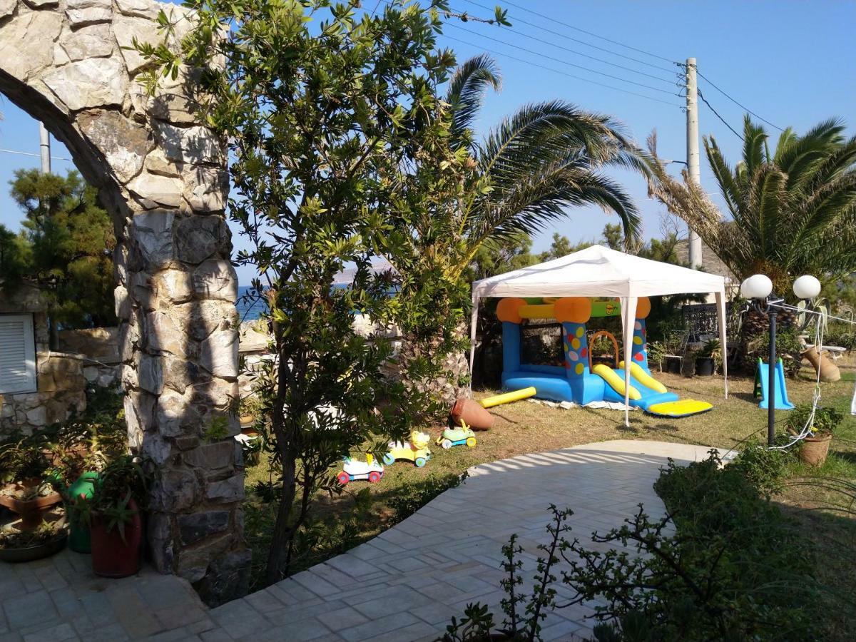 Vila Το Πετρινο Agia Marina Mikrolimanou Exteriér fotografie